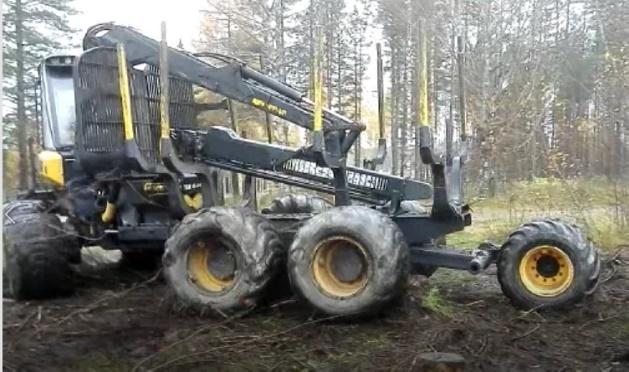 Taustaa AT Wheels Oy:n kehittämän metsäkoneen lisäpyörän tarkoituksena on jakaa koneesta maahan kohdistuvaa pintapainetta ajouran keskelle tavallisten pyörien lisäksi.