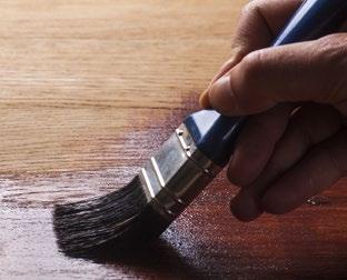 Näin onnistut kalusteiden lakkaamisessa KALUSTEEN ENSILAKKAUS: 1. Puhdista lakattavat pinnat huolellisesti pölystä ja liasta. 2. Pohjalakkaa 15 % vedellä ohennetulla HELO AQUA Erikoislakalla. 3.