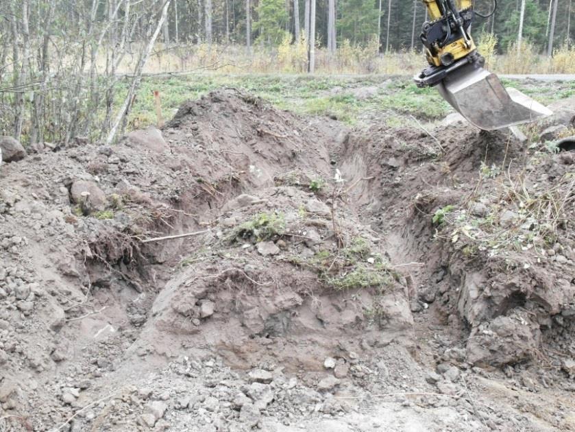 Muuntamosta etelään johtavat