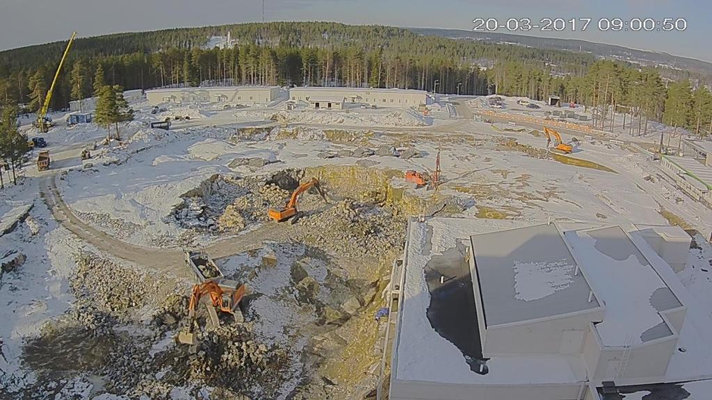 13 3.6.1 Työmaan sisäinen liikenne Työturvallisuuslaki edellyttää työpaikan ajoneuvo- ja jalankulkuliikenteen järjestämistä turvalliseksi.