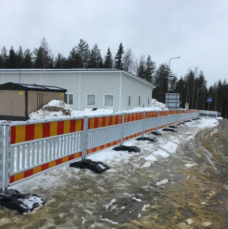 14 Työmaan ajoneuvojen liikennöinnissä on otettava huomioon ajoneuvojen määrä ja niiden tarvitsema tila työmaalla.