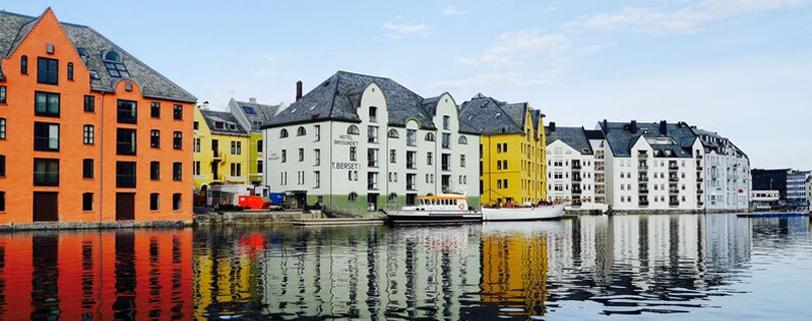 , 29.9. Trondheimin historiallinen kaupunki Aamiainen. Saavutaan Trondheimiin. Se on suurkaupunki Norjan mittakaavassa, mutta kaupunki on onnistunut säilyttämään pikkukaupunkimaisen viehätyksensä.