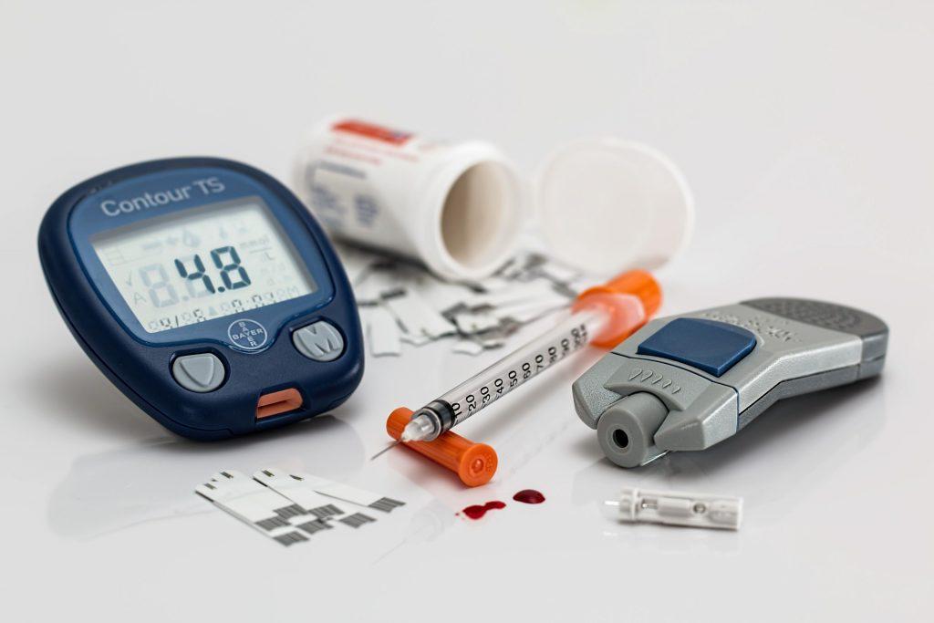 Vaikka kausaliteetin osoittaminen D-vitamiinin saantisuositusten laskemisen ja diabeteksen lisääntyneen esiintyvyyden kesken ei ole selvä, on korrelaatio