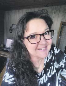 Porin seudun kansalaisopisto, kurssit Porissa 36 Hei! Nimeni on Ludmila Kuznetsova. Olen kouluttautunut tekstiili-insinööriksi Pietarissa (Leningrad). Suomessa olen asunut vuodesta 1991 lähtien.