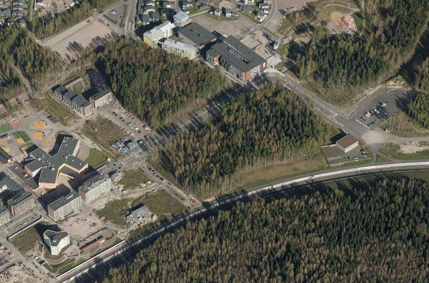 Kaava-alueen nykytilanne Sijainti Kivistön keskustassa, etäisyys Kivistön Kehäradan asemaan on noin 600 metriä.