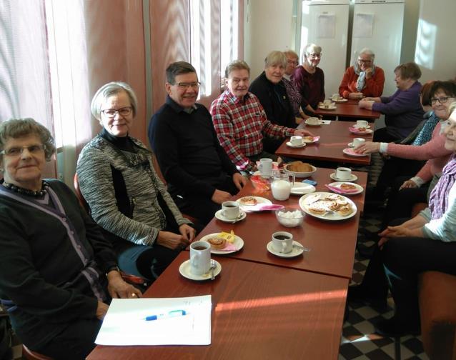 Porvoon kansalliset seniorit ry Uusia senioreita Lounaskerho Pornaisissa Seniorikävely tiistaina 8.5.2018 klo 10-12. Kokoontuminen on Kokonhallin parkkipaikalla.