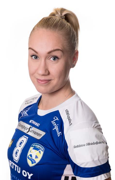 Pitää katsoa miten pystyn pelaamaan jatkossa. Terveys edellä mennään ja katsotaan kestävätkö polvet pelaamista, Minkkinen sanoo.
