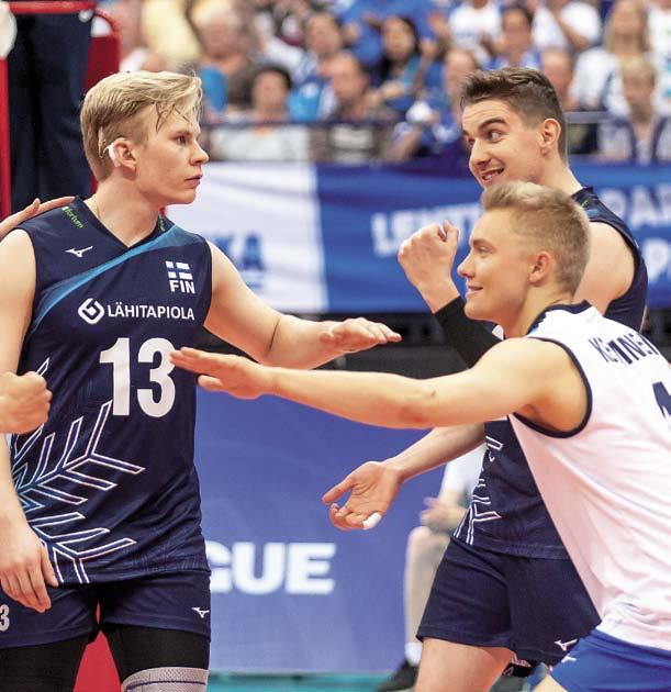 Kultaisen liigan kaksi parasta joukkuetta selviytyy FIVB:n Challenger Cupiin, jota kautta voi edetä FIVB:n Nations League kilpailuun, joka on perustettu suomalaisille aiemmilta vuosilta erittäin