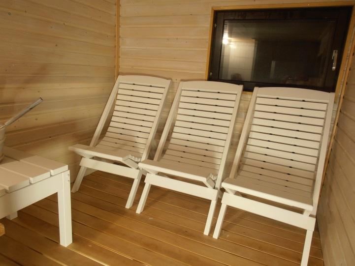 Tyylikäs valkoinen sauna 180 x 160 cm