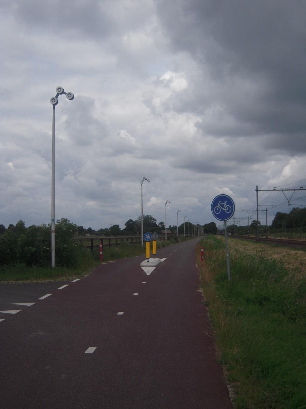 Seminaarin pyöräretket Arnhem-Zevenaar pikapyörätie De Liemers 11 km pitkä osuus Kokonaiskustannukset 3,2