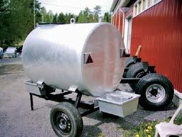 takana Teleskooppivetoisa Uudet renkaat ja vanteet 11,5/80 x 15,3 Paino 700 kg 3.