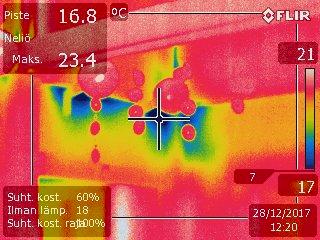 Lämpökamerakuvassa näkyviä kylmempiä alueita (kts. viereinen kuva). Kuva 37.