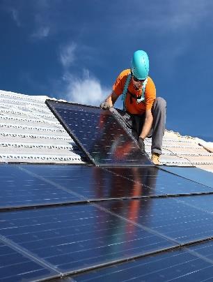 15 Sähkönkulutus Rakennusten energiatehokkuuden parantaminen ja energian säästö Valaistuksen energiatehokkuuden parantaminen ja LED-valaistukseen siirtyminen Oulun Energian hiilineutraali