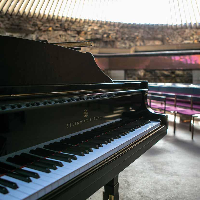 MUSIIKKITAPAHTUMAT & KONSERTIT Musiikkia vauvasta vaariin - päiväkodeista vanhainkoteihin, ilosta suruun - häistä hautajaisiin, arjesta juhlaan - kuoroharjoituksista konsertteihin.