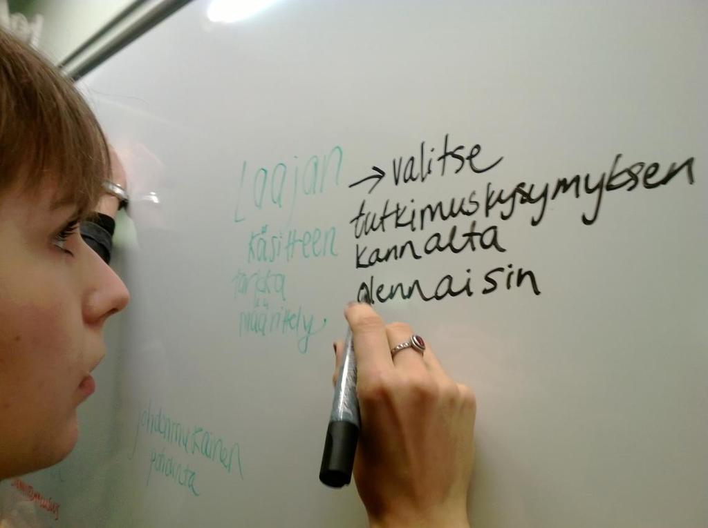 Miten toteuttaa muutos opetuksen käytännöissä? Miten muutos voisi vahvistaa toimintamme tärkeimpiä arvoperustoja?