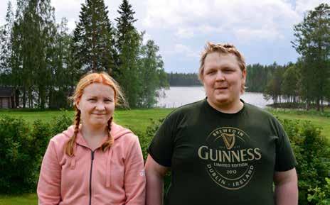 elävästä elämästä Rantalaidun ja lämpiävä savusauna. Kulttuurimaisemaa parhaimmillaan. Miss onnesi on (Nälkämaan laulu, 3. säkeistö) Juuso ja Heli Heikkiselle kotiseutu on tärkeä.