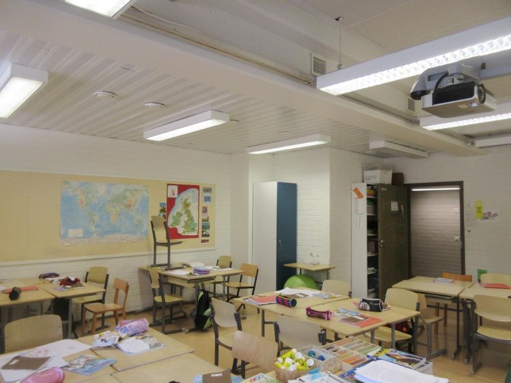 Luokkahuoneessa 024A sisäilman lämpötila vaihteli välillä 23 33,3 C ja suhteellinen kosteus oli välillä 10 35 %.