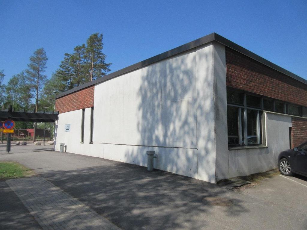 1 RAKENNETEKNINEN TARKASTUS 1.1 Kuivatusosat, salaojat, salaojakaivot - Rakennuksessa on piirustusten mukaan salaojat.