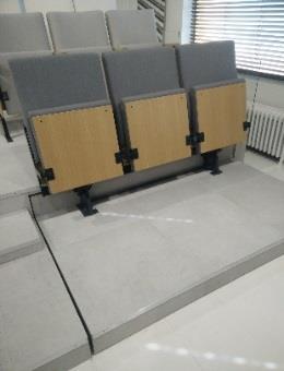 PRIMO Teleskooppi Primo-istuin on saatavana teleskooppikatsomoon kolmen tai neljän istuimen moduuleissa.