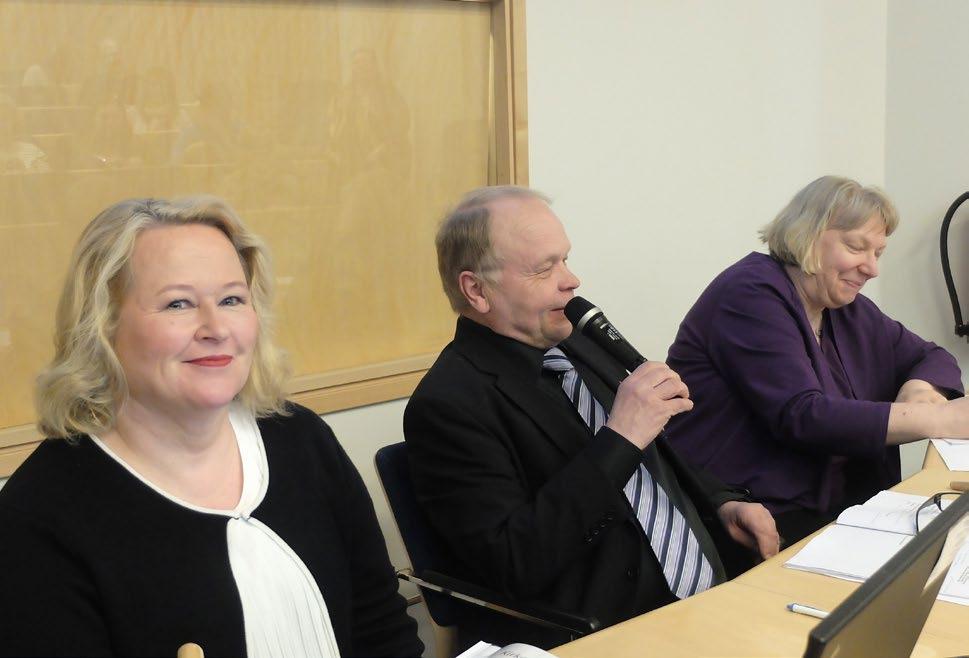 AJANKOHTAISTA Edustajisto 27.4.2018, vakavaa asiaa huumoria unohtamatta Edustajiston puheenjohtaja veti kokouksen tehokkaasti HUUMORIA UNOHTAMATTA.
