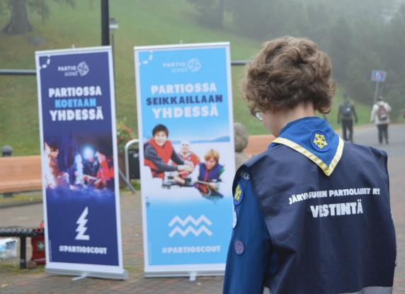 Viestintä vastaa myös piirin jäsenlehden julkaisemisesta ja muista viestintävälineistä, kuten verkkosivut ja sosiaalinen media.