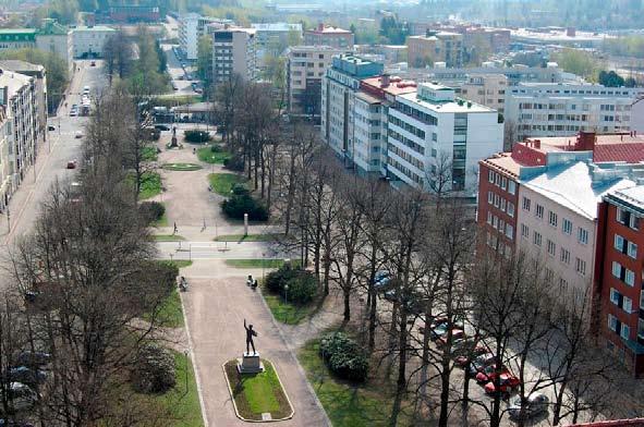 Keskustan sisäisiä liikenneyhteyksiä parannetaan. Vaihtoyhteyksiä kulkuvälineestä toiseen kehitetään. Selvitetään huoltoliikenteen järjestämisen vaihtoehtoja.