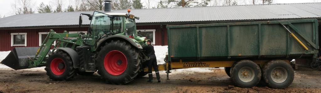 KULJETUSKALUSTO Hevosenlannan kuljetuksia suoritettiin traktorilogistiikalla, johon kuuluivat traktori integroidulla etukuormaajalla ja peräkärry (kuva 1).