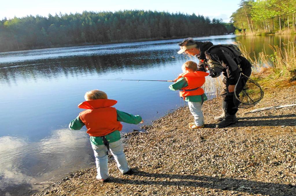 LASTEN JA NUORTEN KANSSA