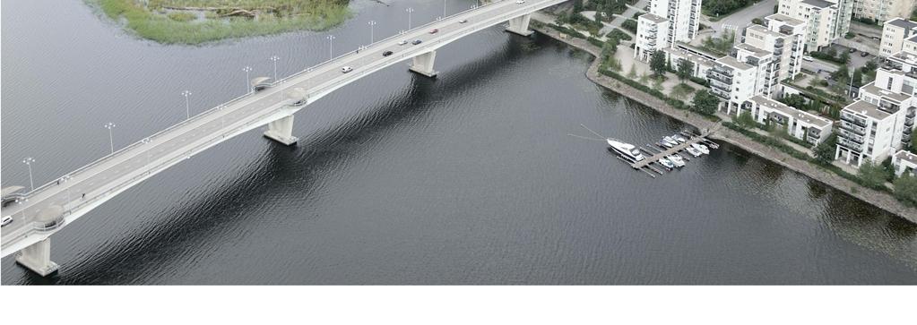 REITIT Rantapuistossa kortteleita kiertävä reitti on osa Jyväsjärven rantaraittia. Korttelin läpi pääsee kulkemaan puolijulkisen korttelipihan kautta.