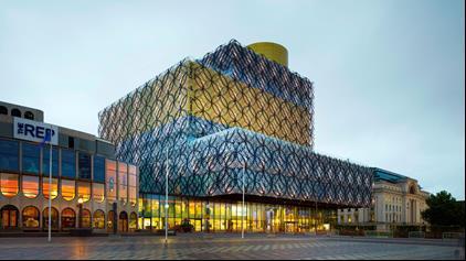 Birmingham kirjaston rakennusurakka Birminghamin uusi kirjasto valmistui syyskuussa 2013. Kirjaston rakennusurakka maksoi kaikkiaan 189 miljoonaa puntaa.