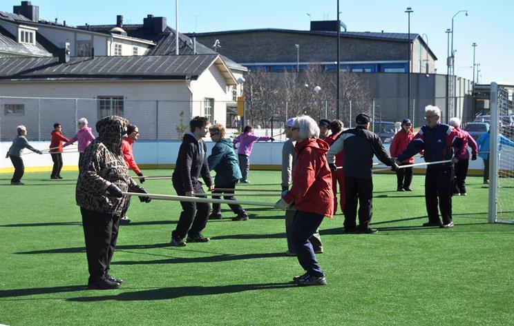 LIIKUNTAAN AKTIVOINTIPALVELUT Tiivis yhteistyö paikaisten seurojen,