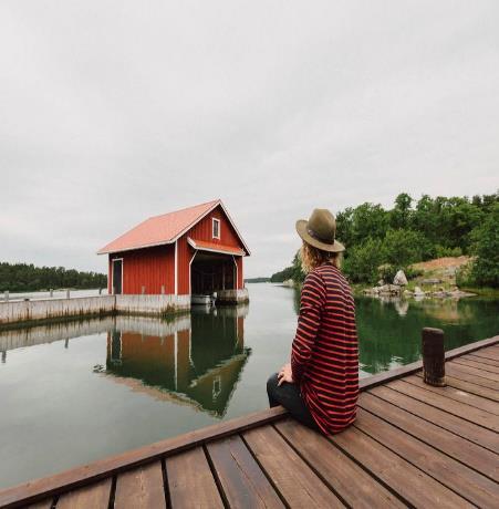 Vastuullisviestinnän haasteita - kotisivujen näkökulma Pääosin vaikea löytää kohta missä yritys kertoo sanallisesti vastuullisuudesta Osalta nettisivuilta löytyi vastuullisuudesta kertova merkki tai