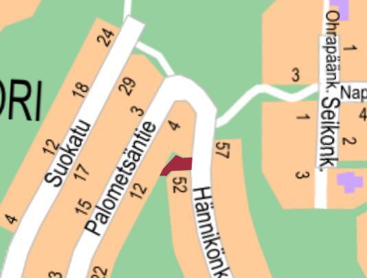Puistoalueella kasvaa sekalaista puustoa, pääasiassa lehtipuustoa.