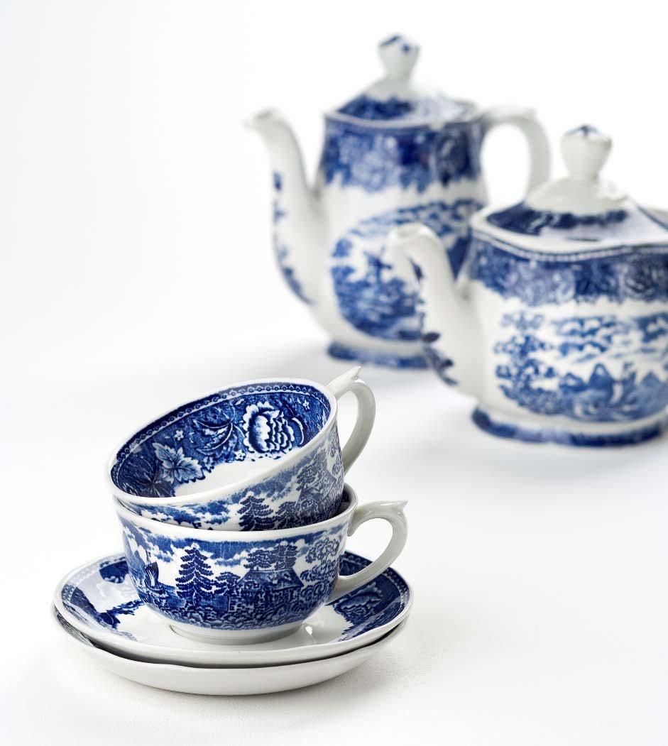 Laajat kokoelmakokonaisuudet Arabia 11 100 D esineet, kuvat, tuoteluettelot, koristemalli ja muuta arkistomateriaalia Iittala 12 500 D esineet, kuvat, luonnokset, tuoteluettelot, arkistomateriaalia