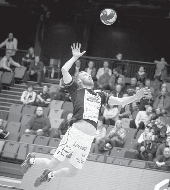 WALSH, ROBERT Lakkapää synt. 27.3.1990, keskipelaaja, pituus 201 cm, USA 1. liigaottelu: 12.10.2016 Lakkapää - Etta 2013-16 Lewis University (USA) 16-17 Lakkapää 30. 169 44 27 240 10.