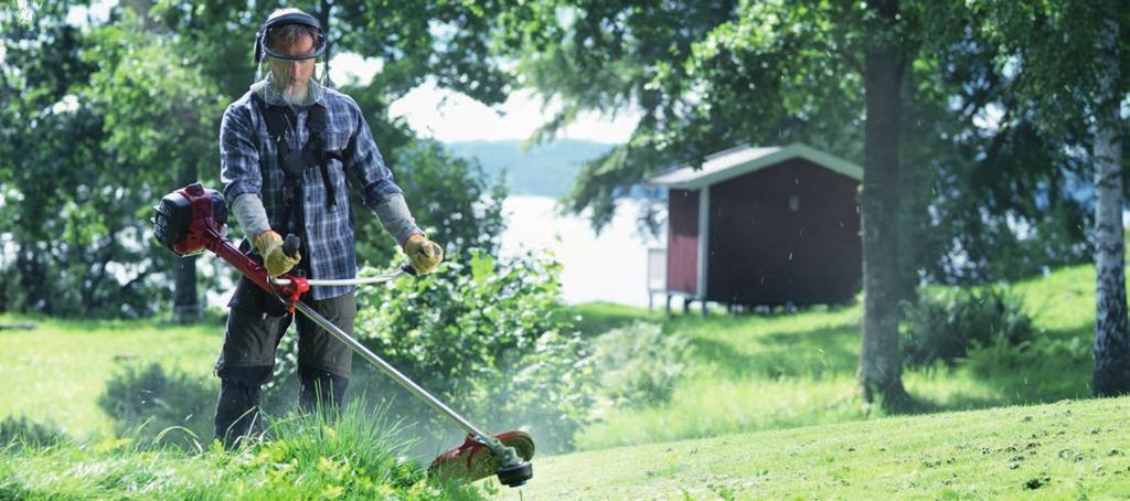 Pienempiin ja isompiin TÖIHIN LAATUA Moottoorisaha CS 2252 Sahan erinomainen tehokkuus ja teho-painosuhde soveltuvat hyvin suurten puiden kaatoon ja vaativaan karsintaan.