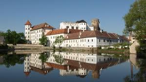 Jätämme hyvästit Määrille ja pyöräilemme kohti Etelä-Böömin Jindřichův Hradecin pikkukaupunkia joka on keskiajalla ollut Böömin
