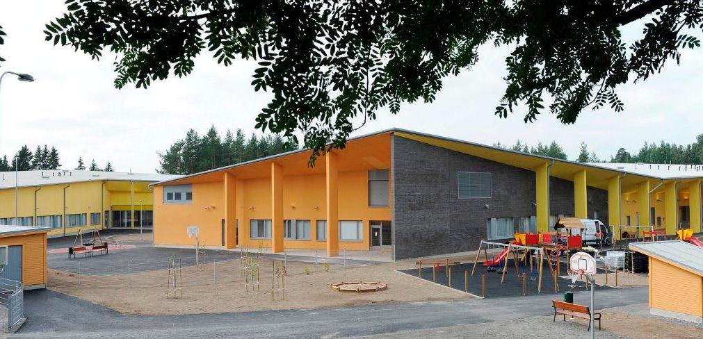 Huhtasuon erityskoulu ja päiväkoti otettiin käyttöön elokuussa. Kiinteistö- ja tilaomaisuus Jyväskylän Tilapalvelu hallinnoi Jyväskylän kaupungin 490.
