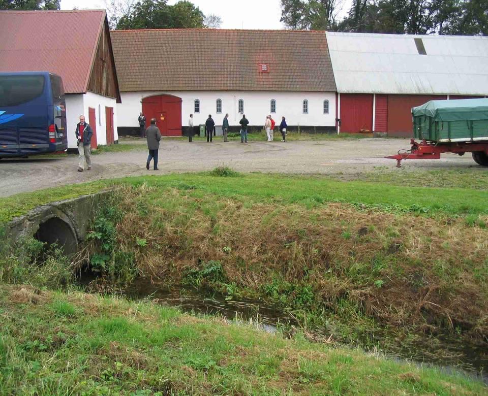 Ruiskun täyttöalue aiemmin 1 gramma kasvinsuojeluainetta voi saastuttaa 10