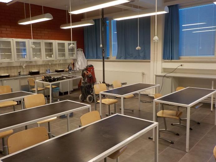FCG SUUNNITTELU JA TEKNIIKKA OY Tutkimusraportti 10 (23) 4.3 Maanvastaiset seinät 4.3.1 B-osa 4.3.1.1 Sijainti Maanvastaiseen seinään tehtiin rakenneavauksia luokkaan 304.