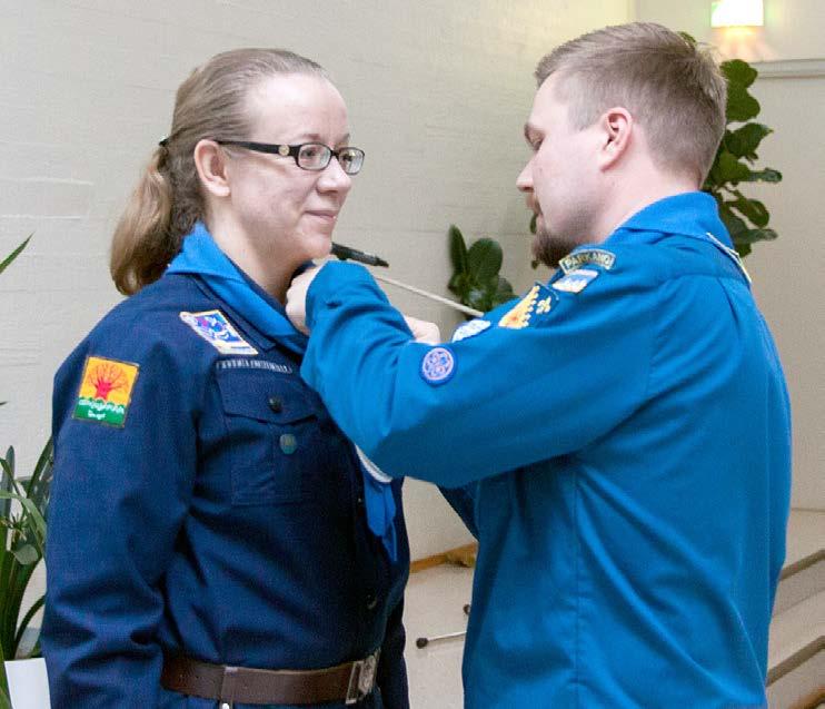 Lippukuntalehti Partsikan edelliselle päätoimittajalle Minna Torisevalle luovutettiin lippukunnan