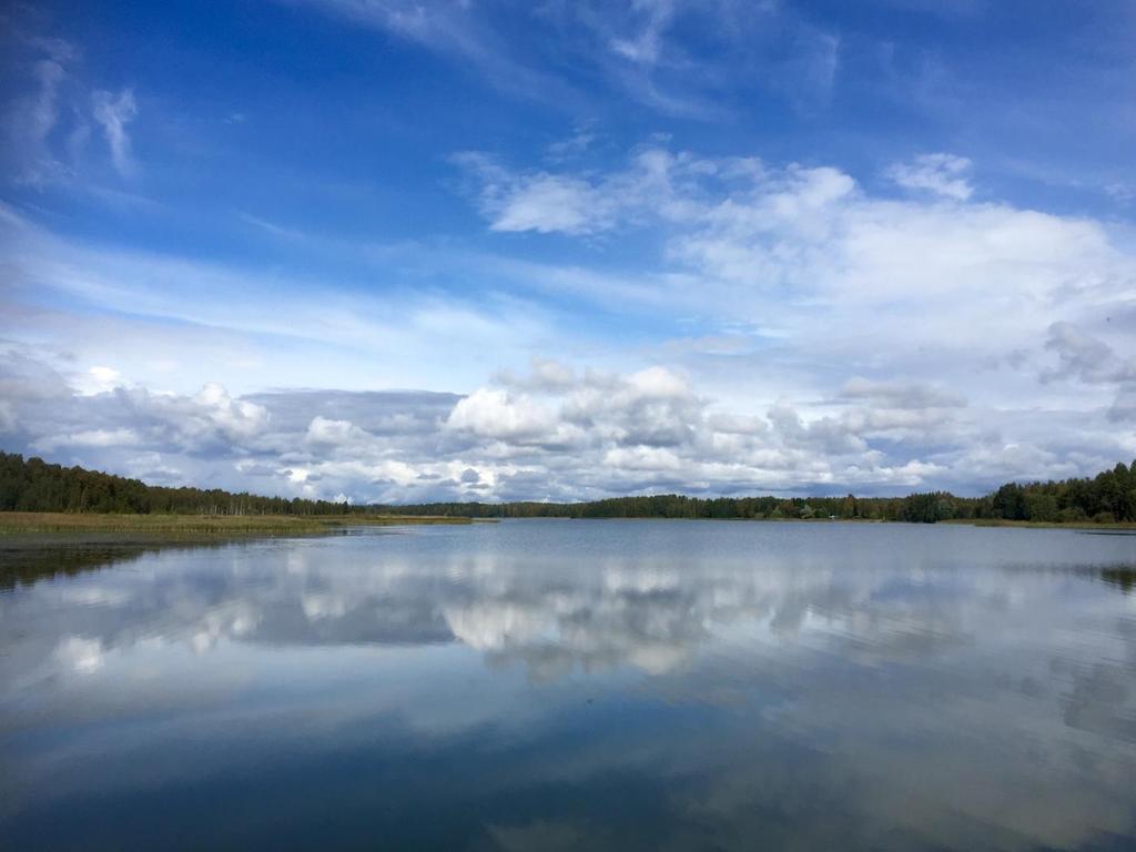 HOLA LAKE Järvien