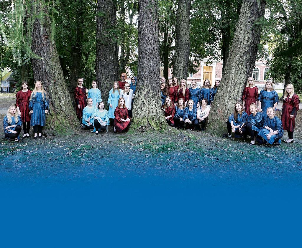 TEKIJÄT NUORISOKUORO SYMPAATTI Nuorisokuoro Sympaattiin kuuluu 13 20-vuotiaita tyttöjä, jotka ovat pääosin Tampereen musiikkiluokkien nykyisiä ja entisiä oppilaita.