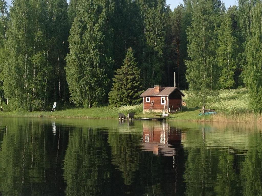 Vesistön rooli Metsän ohella vesistö on suomalaisille tärkeä Kaupunkimaiseman miellyttävyys lisääntyy, mikäli vesistöä on läsnä Luontoilu