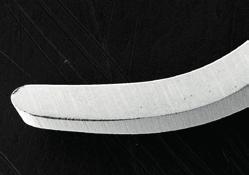 TIMANTTISET OMINAISUUDET Erinomainen kulumiskestävyys Perustason kulumiskestävyys LM Sharp Diamond Kilpailijan tuote (pinnoitettu) Tyypillinen teräksinen käsi-instrumentti (pinnoittamaton) 82 %
