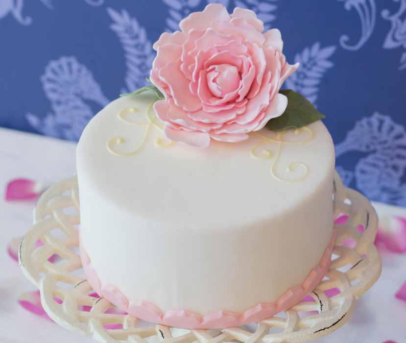 Fantasiakakut Juhlateemaan suunniteltu kakku Toteutamme kakkuja asiakkaan toiveiden mukaan.