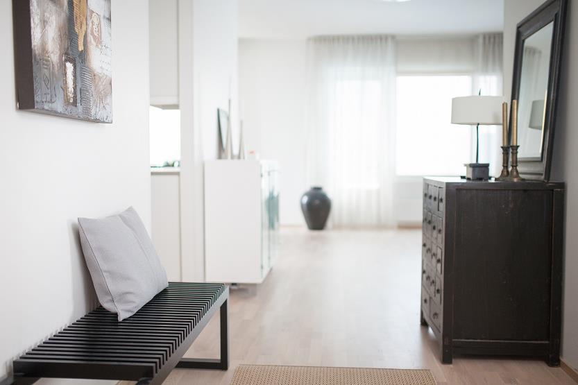 Väliovet, pohjapiirustuksen mukaisesti Laakaovi Väri valkoinen 3-peilinen Väri valkoinen Liukuovi Jeld-Wen Easy 201 34 m²