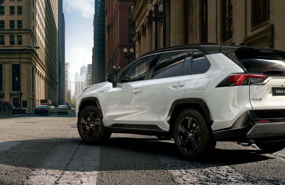 Uuden RAV4:n tehokas 2,5 litran hybridivoimanlähde tarjoaa tehoa ilman kompromisseja.