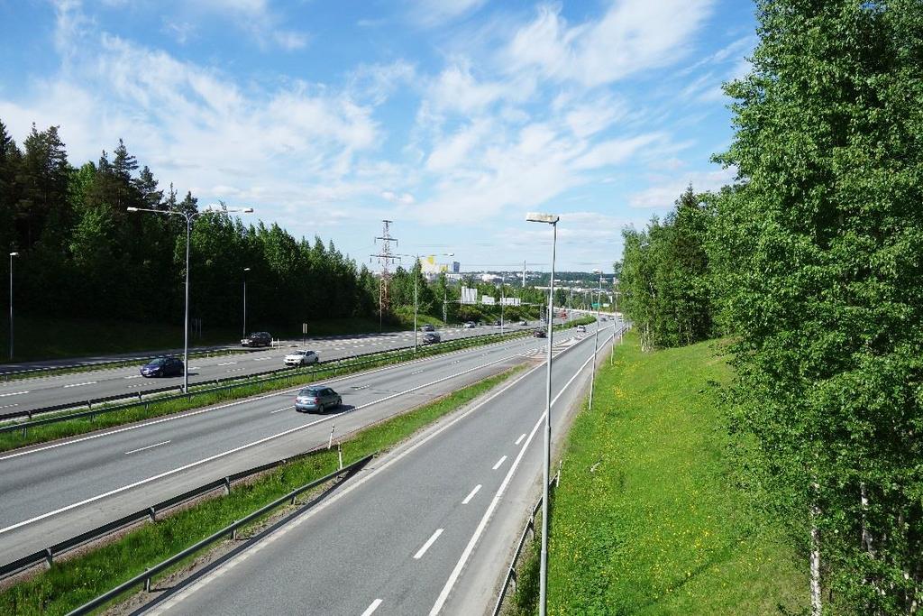 Lempääläntien silta (piste 23) 72 Asemakeskus maamerkkinä suoraan edessä