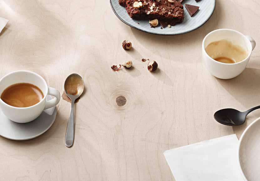 Paulig Espressot Robert Paulig Roastery Suodatinkahvipavut Robert Paulig White Knight papu 5 x 1 kg Rytmikäs vaaleapaahtoinen kahvi, josta löytyy toffeemaista makeutta. 2 3.